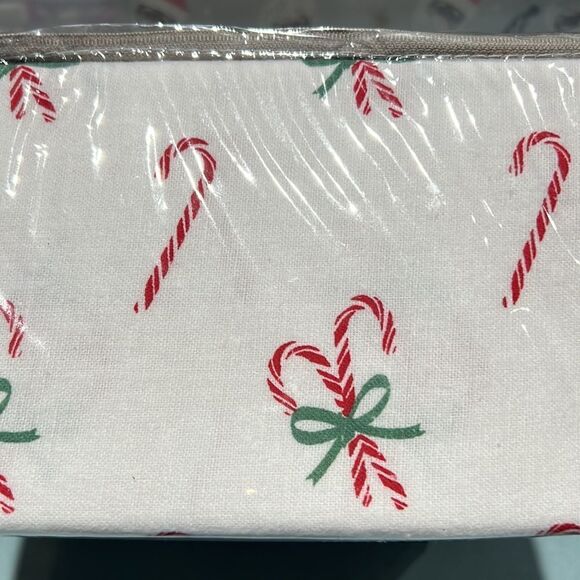 Martha Stewart Christmas Candy Cane Cotton Flannel Twin Sheets Set - Picture 4 of 5